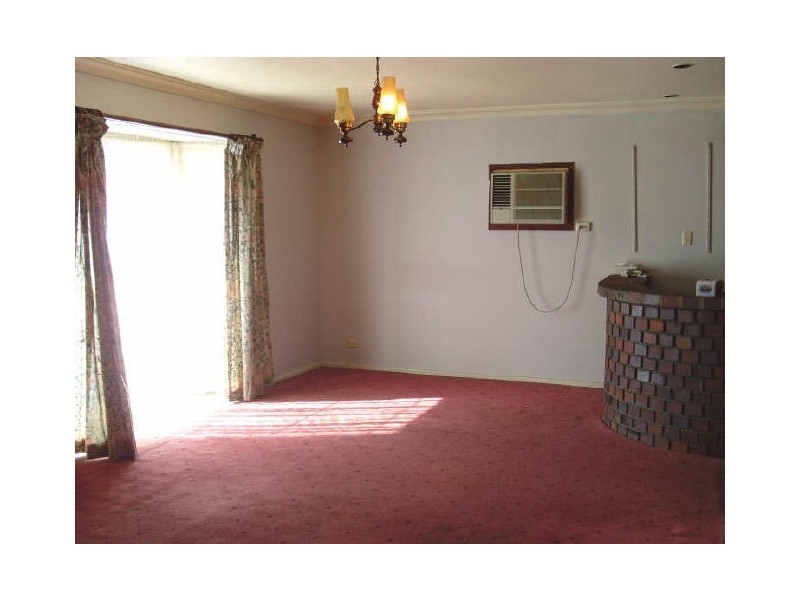 11 Nutley Street, Maddington WA 6109