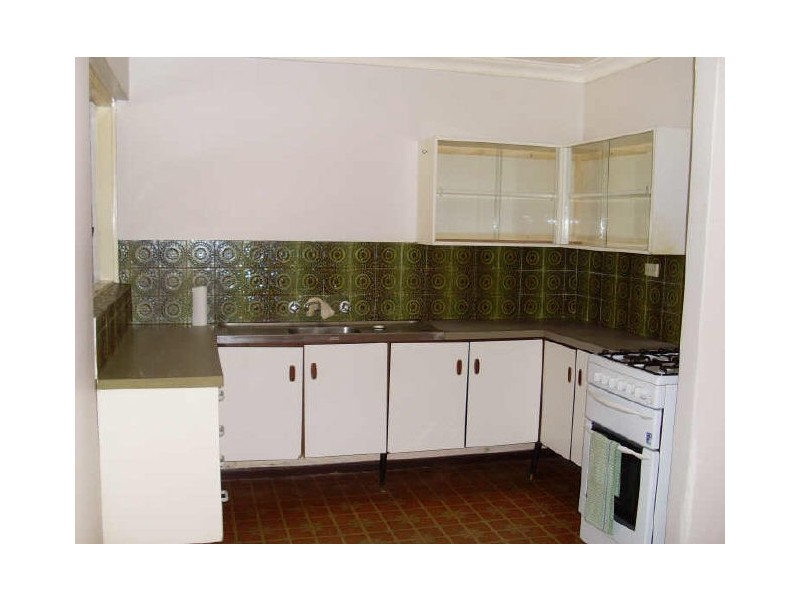 11 Nutley Street, Maddington WA 6109