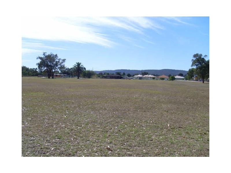 11 Nutley Street, Maddington WA 6109