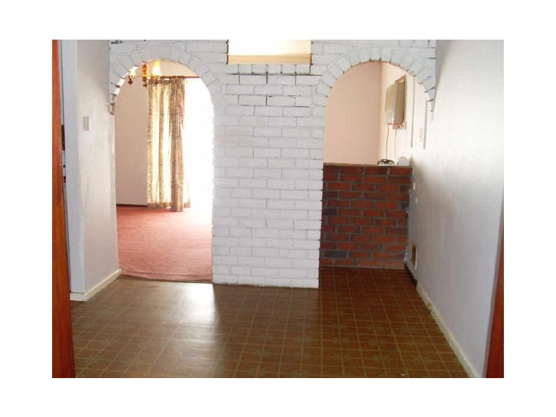 11 Nutley Street, Maddington WA 6109