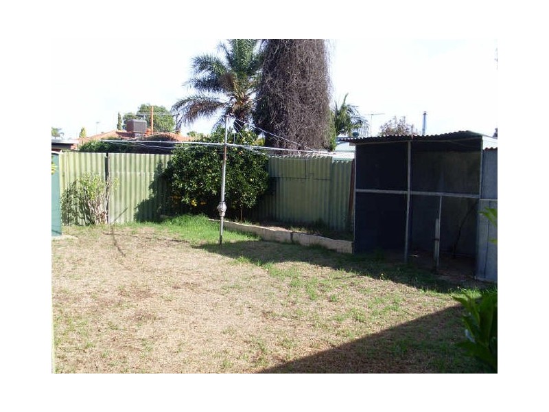 11 Nutley Street, Maddington WA 6109