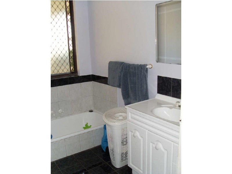 4 Warren Street, Gosnells WA 6110