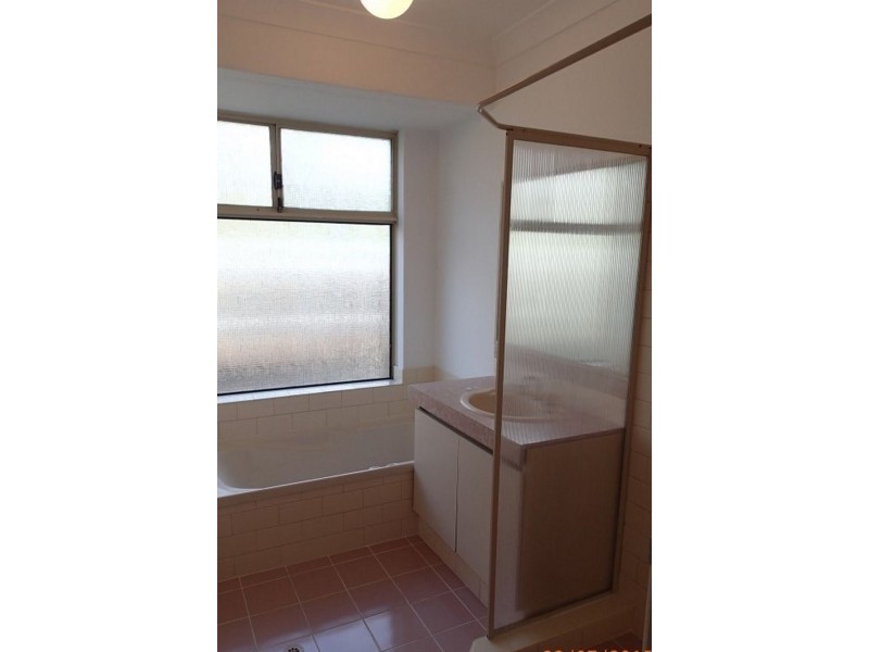 11 Mackay Crescent, Gosnells WA 6110