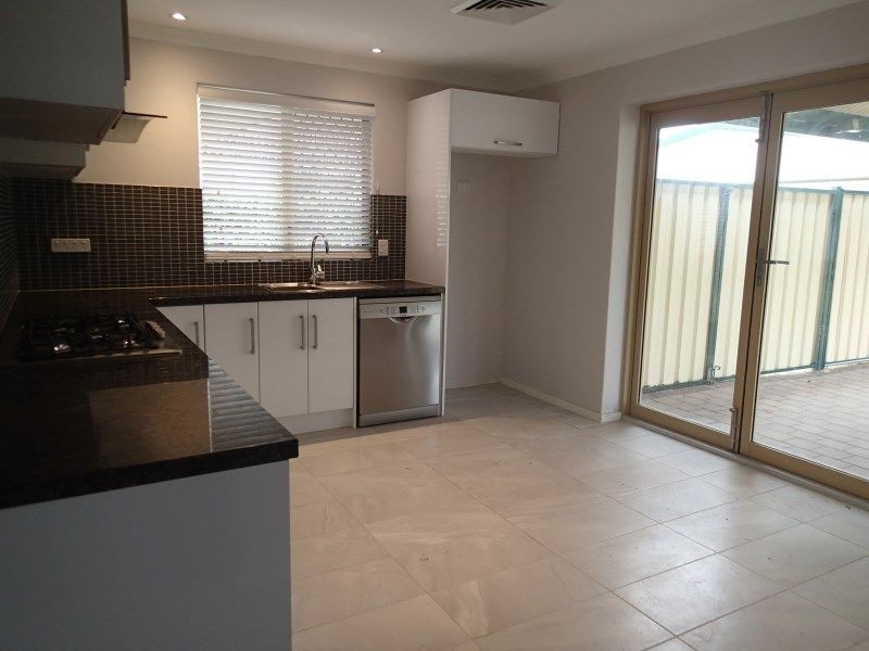 12 Rosella Place, Gosnells WA 6110