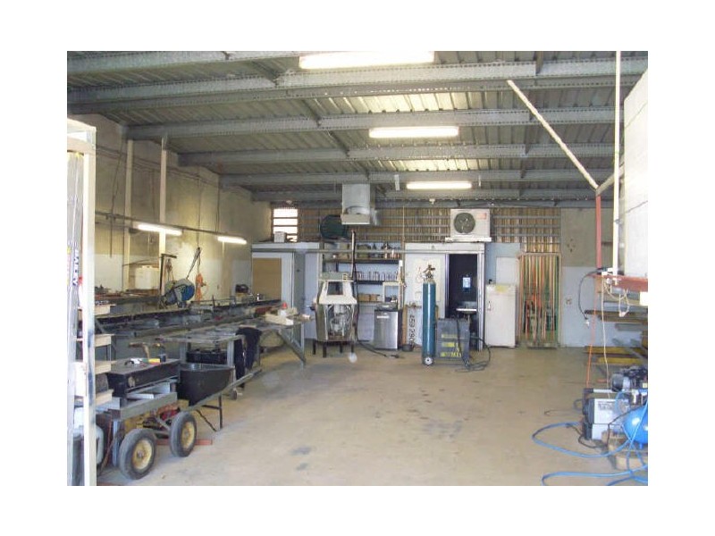 7/4 Malcolm Road, Maddington WA 6109