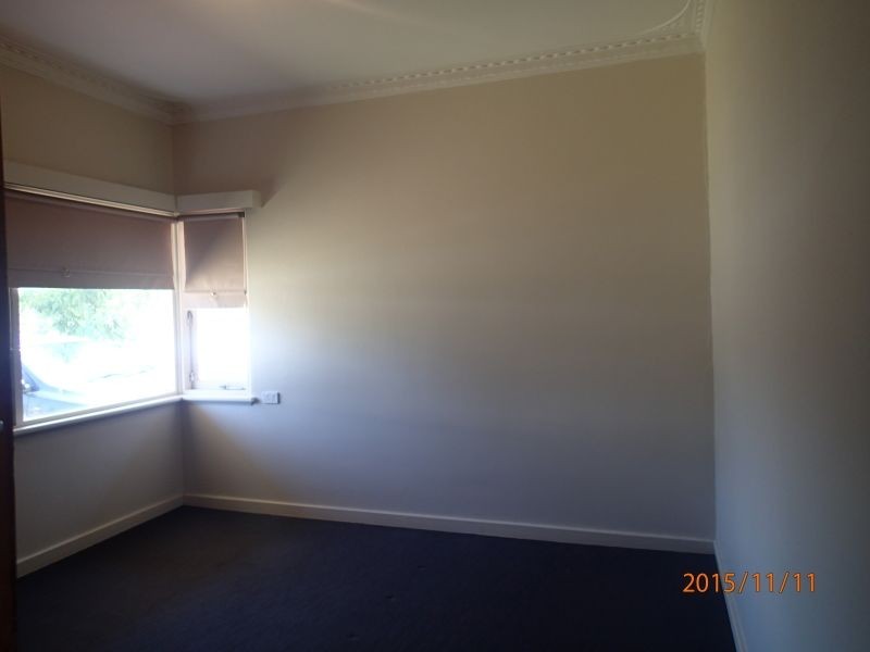 209 Wharf street, Queens Park WA 6107