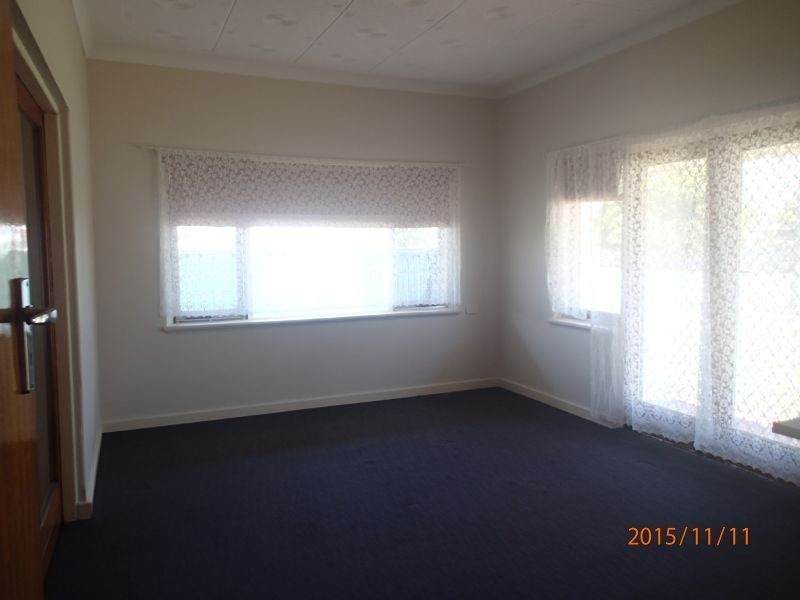 209 Wharf street, Queens Park WA 6107