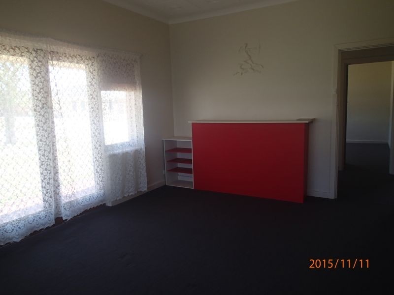 209 Wharf street, Queens Park WA 6107