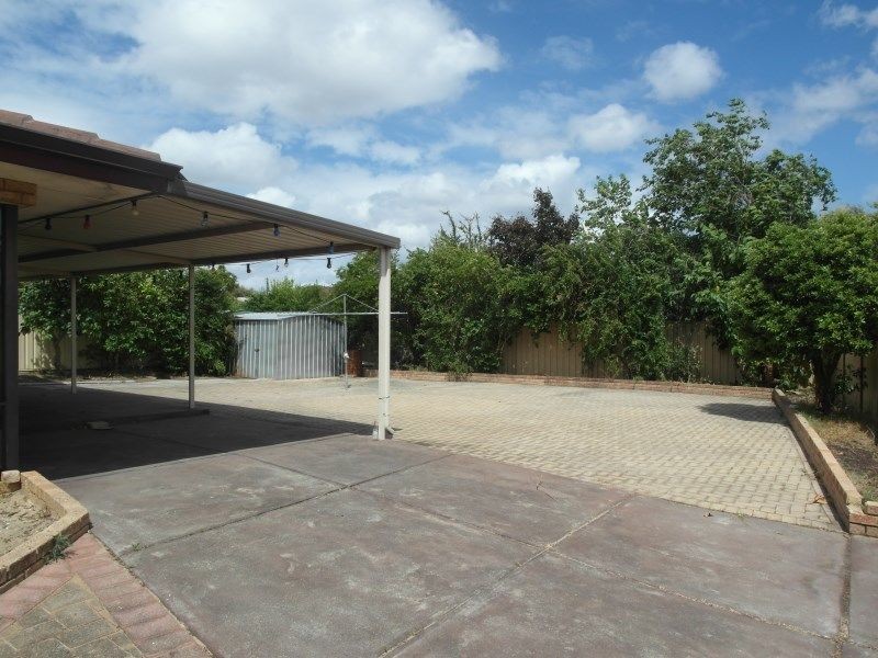 33 Swingler Way, Gosnells WA 6110