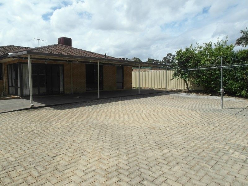 33 Swingler Way, Gosnells WA 6110