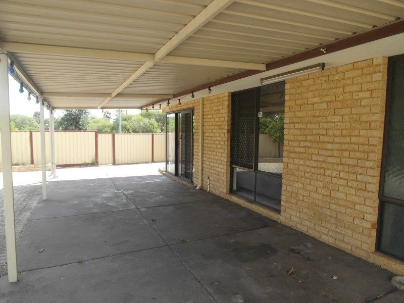 33 Swingler Way, Gosnells WA 6110