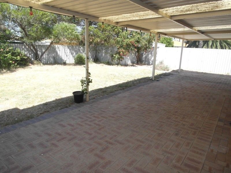 11 Miranda Way, Gosnells WA 6110