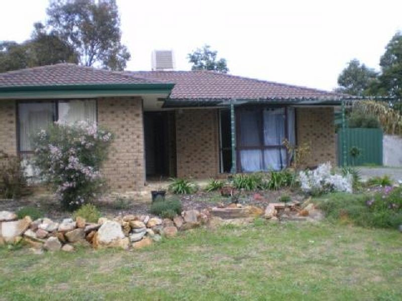 34 Farmer Avenue, Brookdale WA 6112