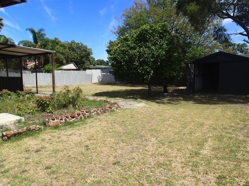 26 Gosnells Road West, Martin WA 6110