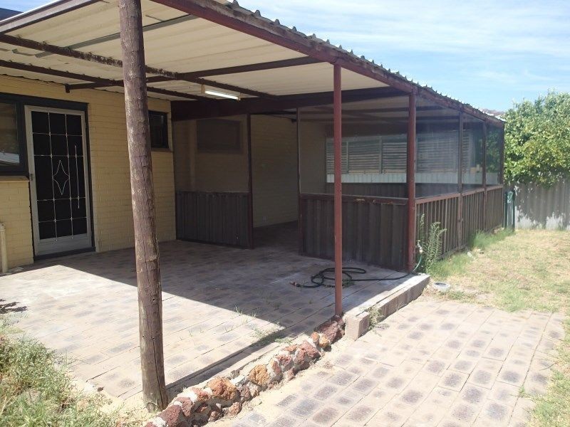 26 Gosnells Road West, Martin WA 6110