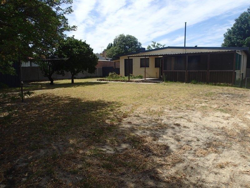 26 Gosnells Road West, Martin WA 6110