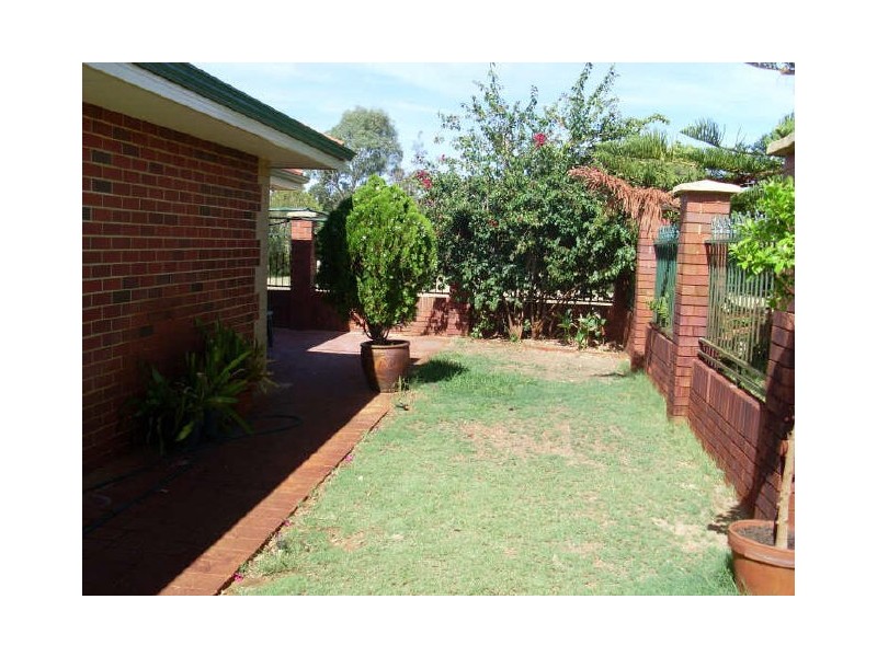 12/22 Swingler Way, Gosnells WA 6110