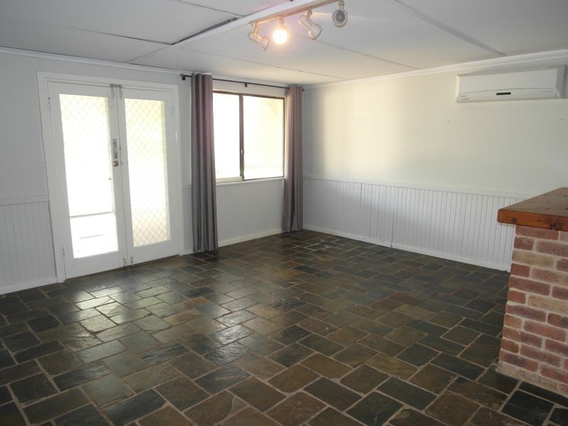 15 Longfield Road, Maddington WA 6109