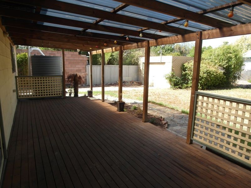 15 Longfield Road, Maddington WA 6109