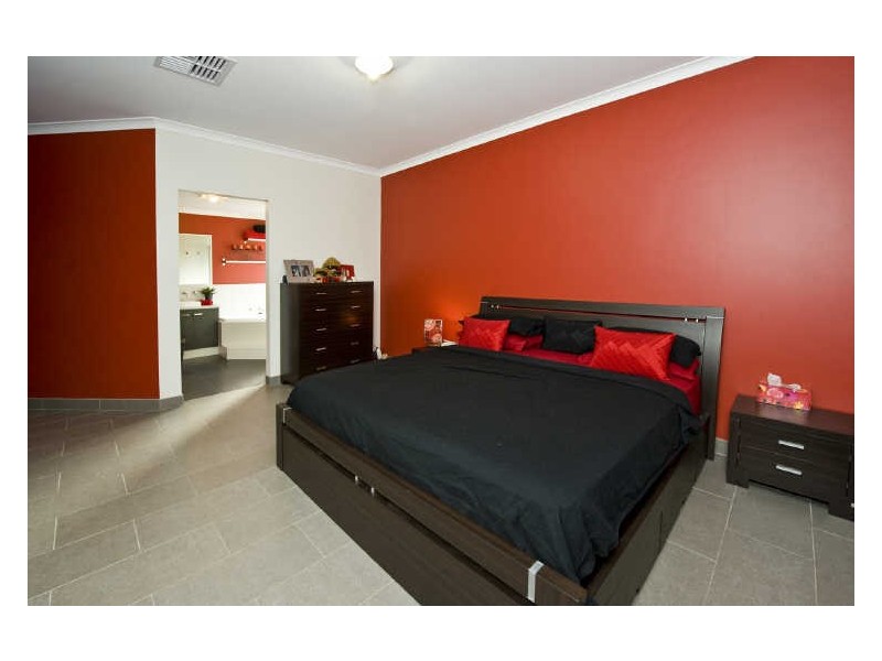 13 Fridayhill Drive, Southern River WA 6110