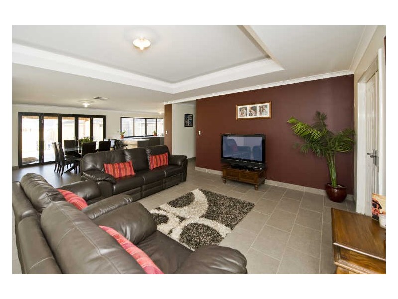 13 Fridayhill Drive, Southern River WA 6110