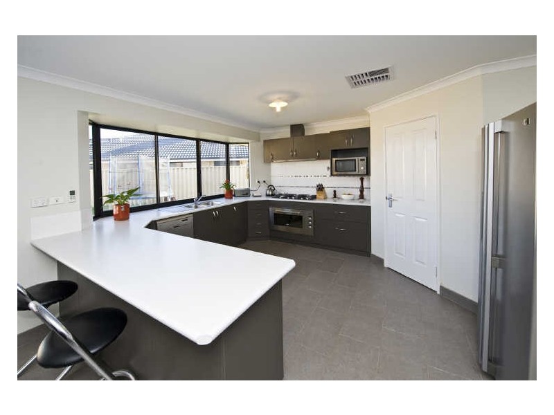 13 Fridayhill Drive, Southern River WA 6110