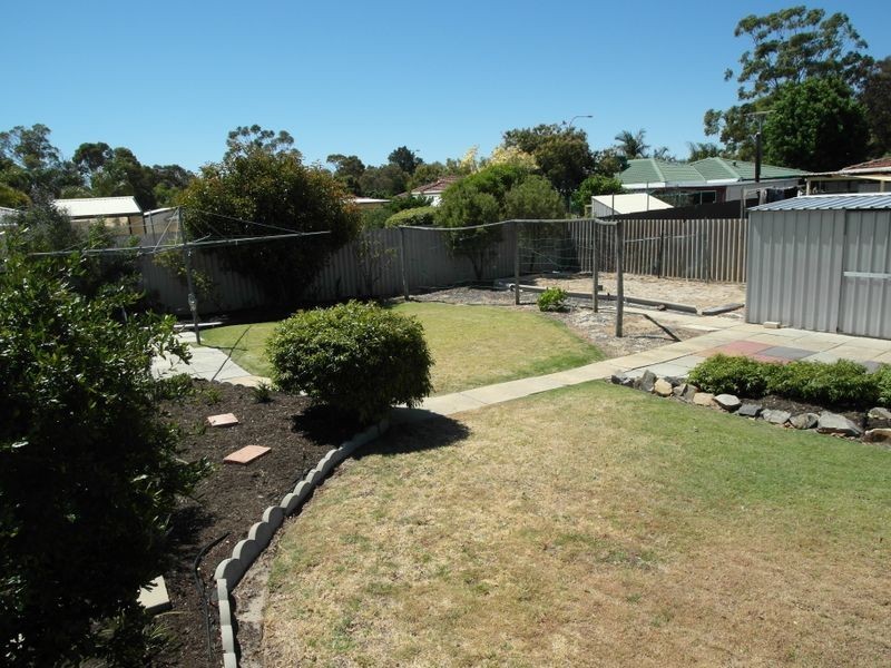 12 Coachwood Way, Maddington WA 6109