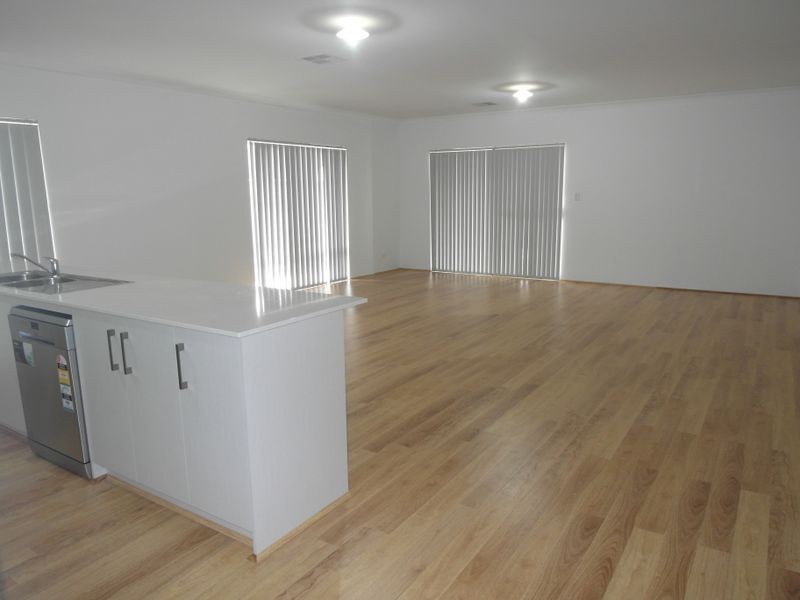 72 Cumbine Loop, Martin WA 6110