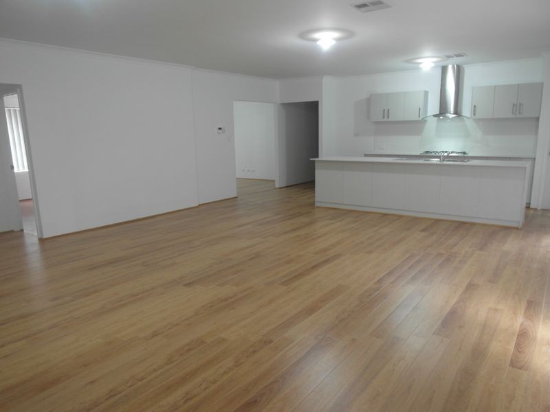 72 Cumbine Loop, Martin WA 6110
