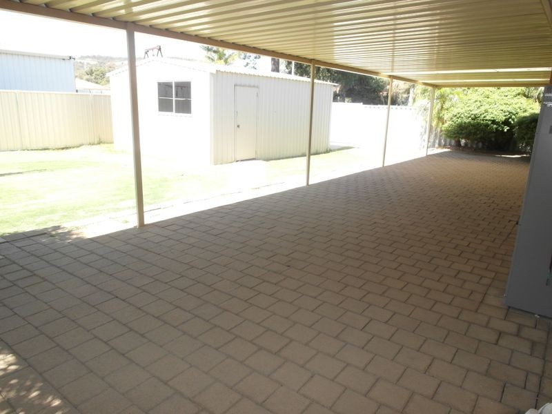 42 Ballard Place, Maddington WA 6109