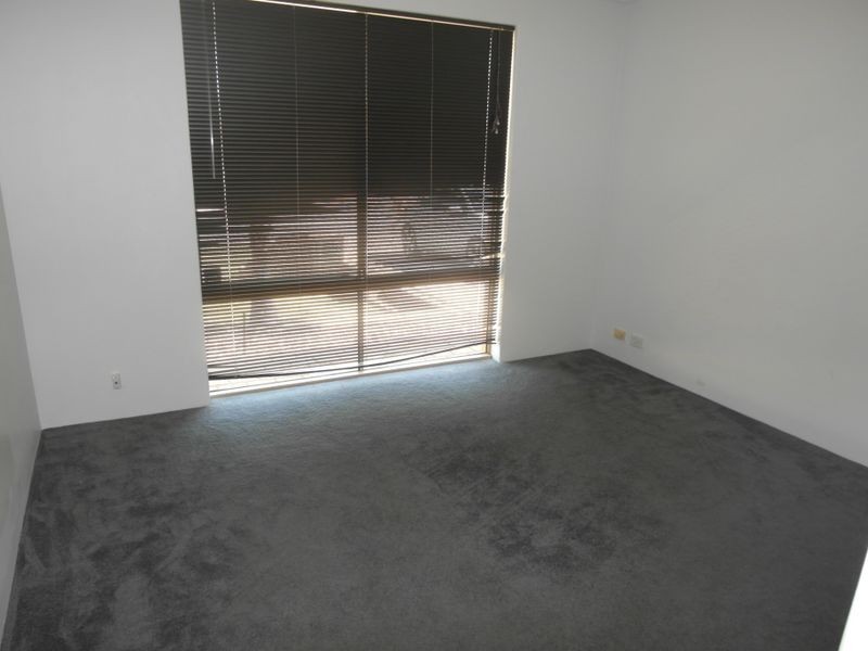 42 Ballard Place, Maddington WA 6109