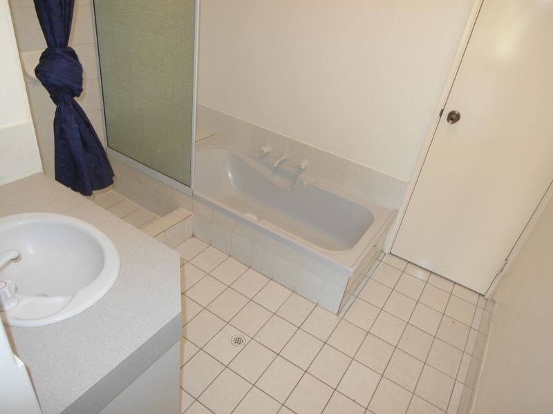 42 Ballard Place, Maddington WA 6109