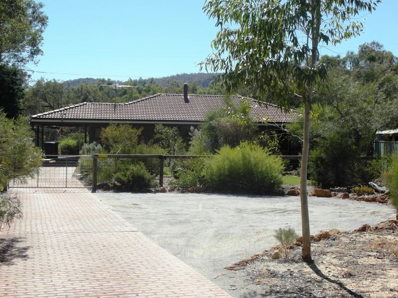 35 Lockhart Place, Gosnells WA 6110