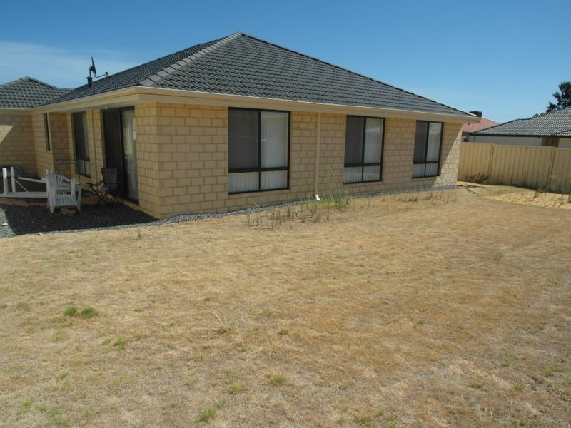 2 Balgarup Place, Gosnells WA 6110