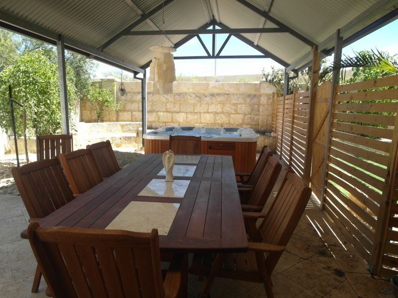 9 The Pines Grove, Jandakot WA 6164