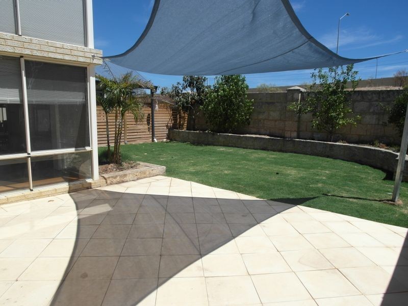 9 The Pines Grove, Jandakot WA 6164