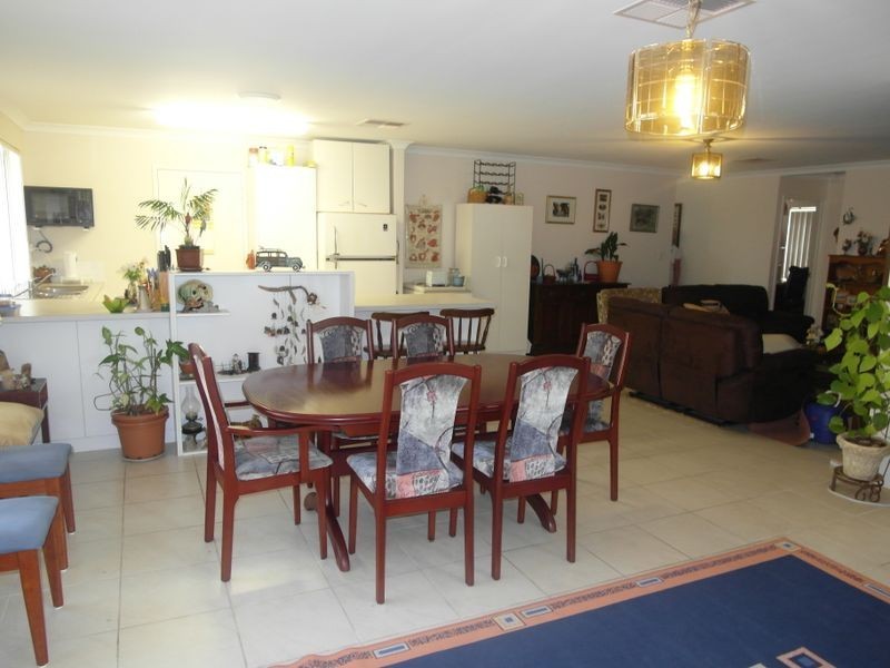9 Chenies Rest, Gosnells WA 6110