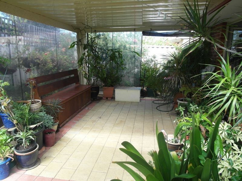 9 Chenies Rest, Gosnells WA 6110