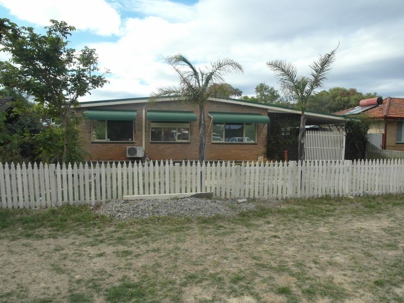 6 Robina Road, Gosnells WA 6110