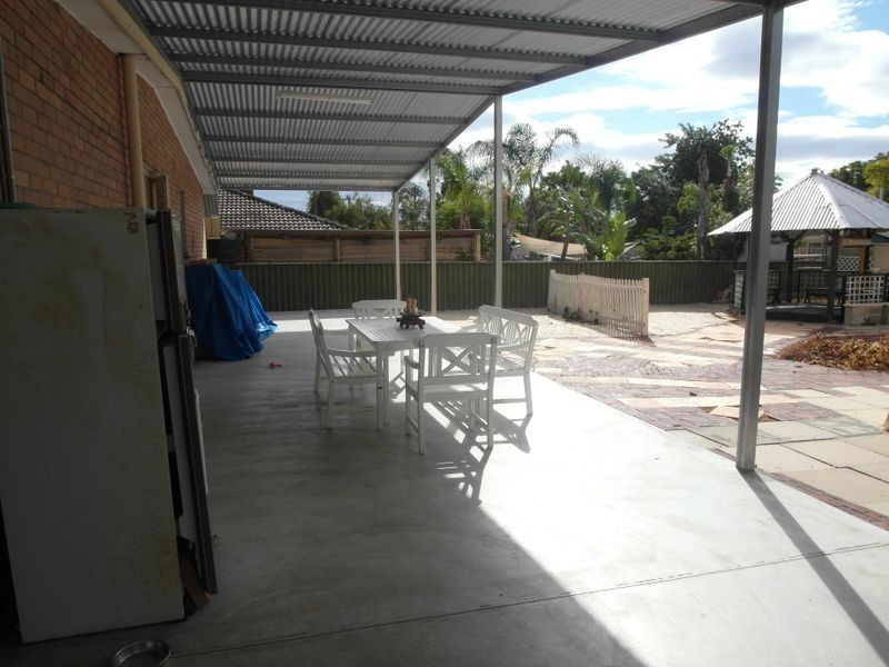 6 Robina Road, Gosnells WA 6110