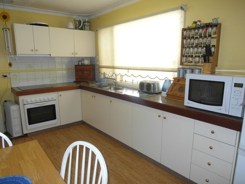 6 Robina Road, Gosnells WA 6110