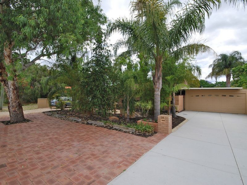 24 Rex Street, Gosnells WA 6110