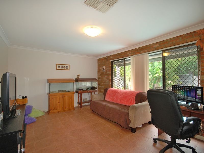 24 Rex Street, Gosnells WA 6110