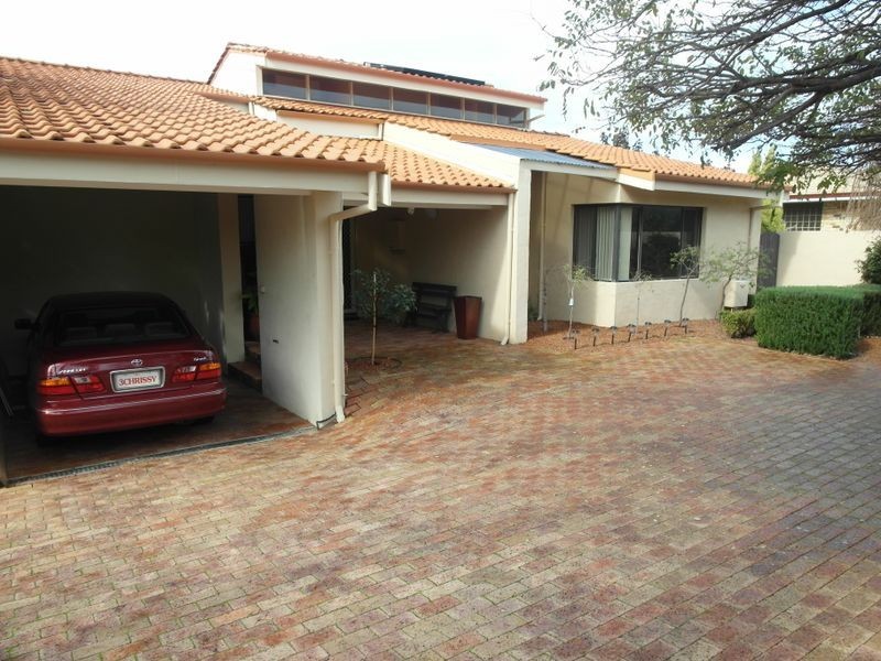 17 Carina Circle, Halls Head WA 6210