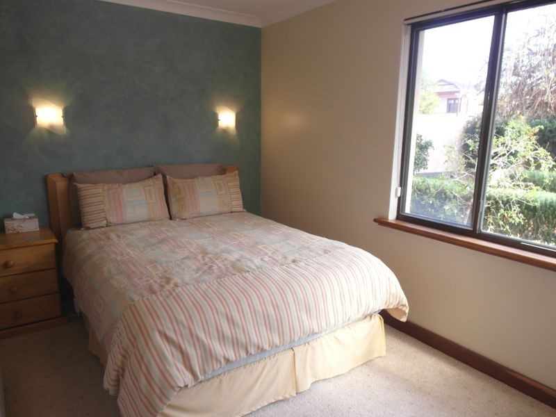 17 Carina Circle, Halls Head WA 6210