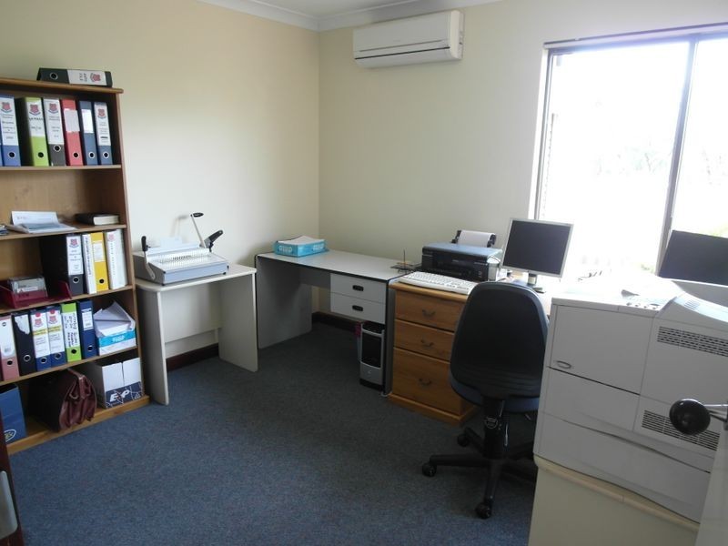 17 Carina Circle, Halls Head WA 6210