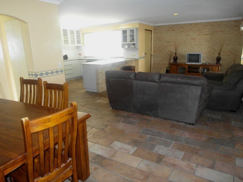 47 Hibiscus Road, Maddington WA 6109