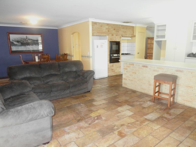 47 Hibiscus Road, Maddington WA 6109