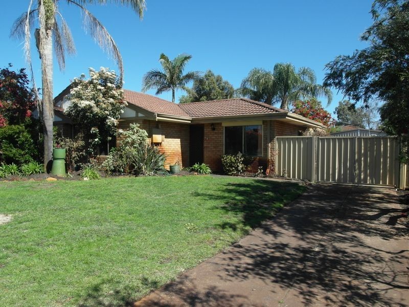 30 Dwyer Crescent, Gosnells WA 6110