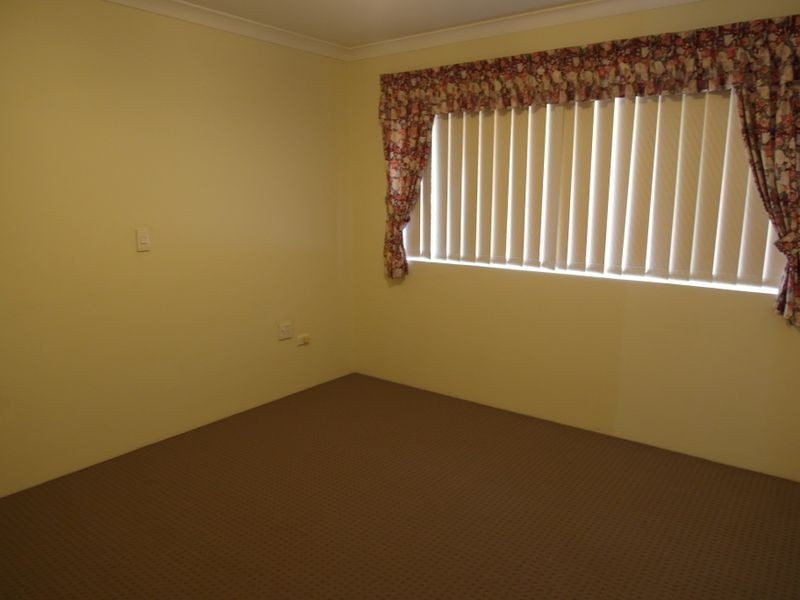 8/24 Southdown Place, Thornlie WA 6108